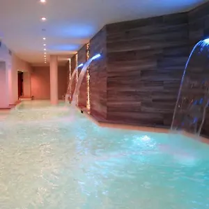 Отель Columbia Wellness &
