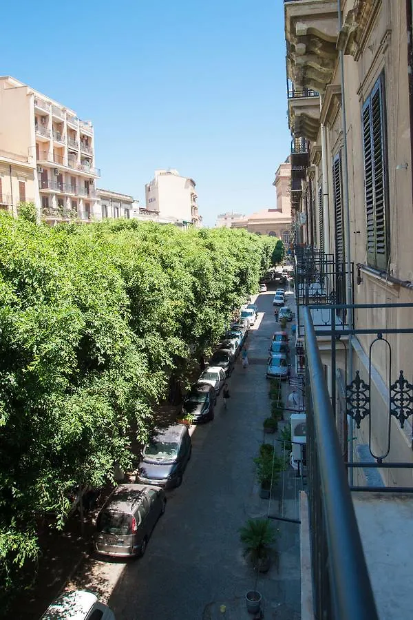 Bed and Breakfast L'Opera Buffa Палермо Отель типа 